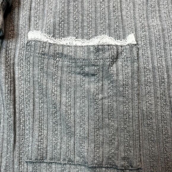 Blu Pepper NWT Open-Front Gray Ribbed Cardigan with Lace-Trim Pockets Size L - Picture 3 of 5